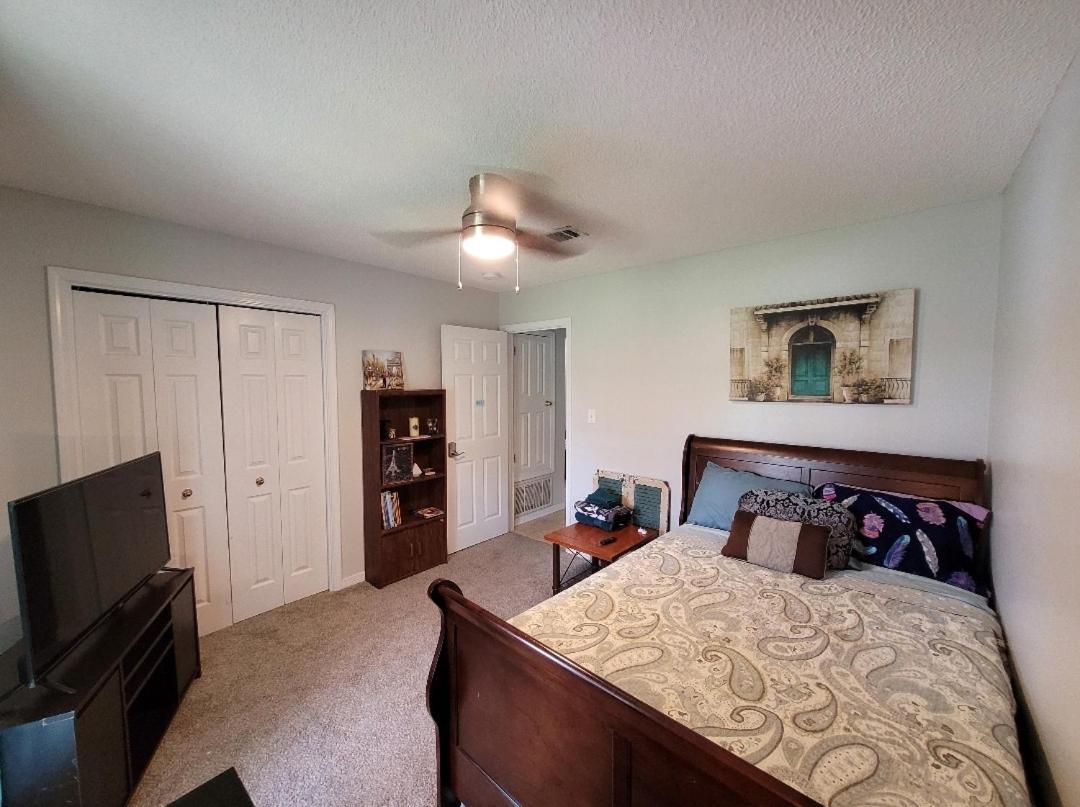 Bedroom Four Minutes From Beach Пенсакола Екстериор снимка